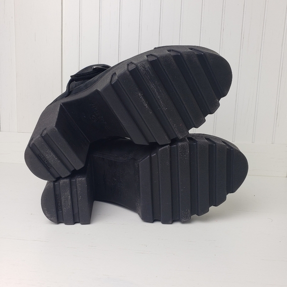 Leather with real fur inside winter Lug heel Boots - Picture 6 of 10